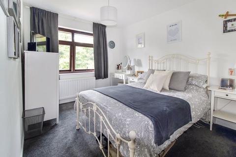 10, Treetops Hillside Road, Whyteleafe, CR3 0BY