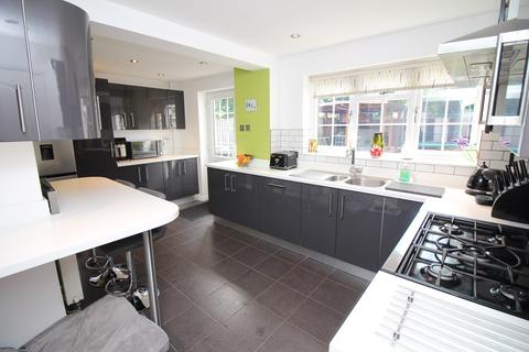 4 bedroom detached house for sale - Rochester Court, Nottingham, NG6