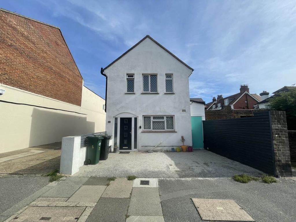 Richardson Road, Hove, East Sussex 3 bed house £3,000 pcm (£692 pw)