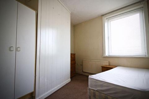 3 bedroom terraced house for sale - Wakefield Road, Huddersfield