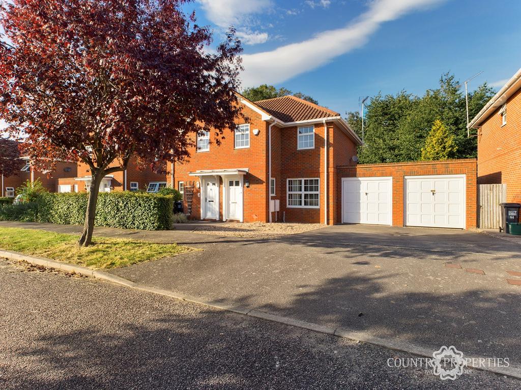 Longcroft Gardens, Welwyn Garden City, AL8 3 bed end of terrace house
