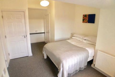 6 bedroom house share to rent - 13 Warmsworth road room 6