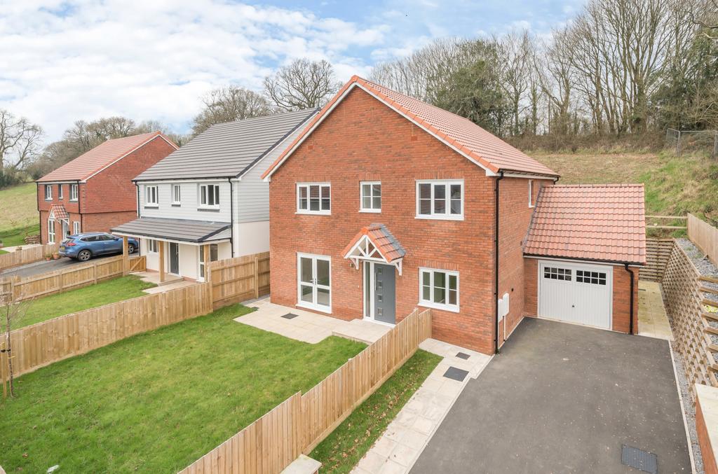 Belle Vue Rise Uffculme Cullompton Devon Ex15 4 Bed Detached House For Sale £500000