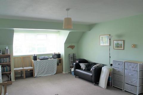 6 Sycamore Close, Carshalton, SM5 2PS