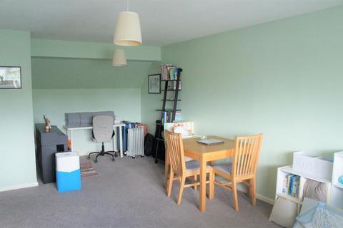 6 Sycamore Close, Carshalton, SM5 2PS