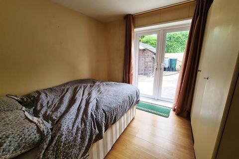 35 Redlands Close, Pencoed, Bridgend, CF35 6YU