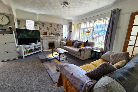 15 Greenfields Avenue, Bridgend, CF31 4SR