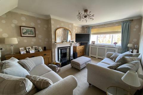 70 Reynolds Close, Carshalton, SM5 2AZ