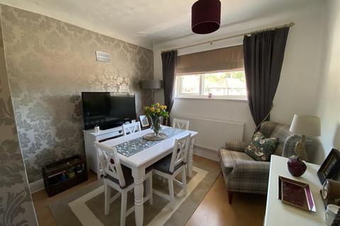 70 Reynolds Close, Carshalton, SM5 2AZ