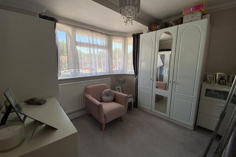70 Reynolds Close, Carshalton, SM5 2AZ