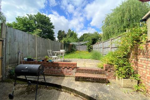 7 Park Avenue, Carshalton, SM5 3ES