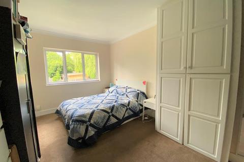 7 Park Avenue, Carshalton, SM5 3ES