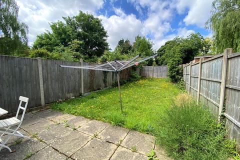7 Park Avenue, Carshalton, SM5 3ES