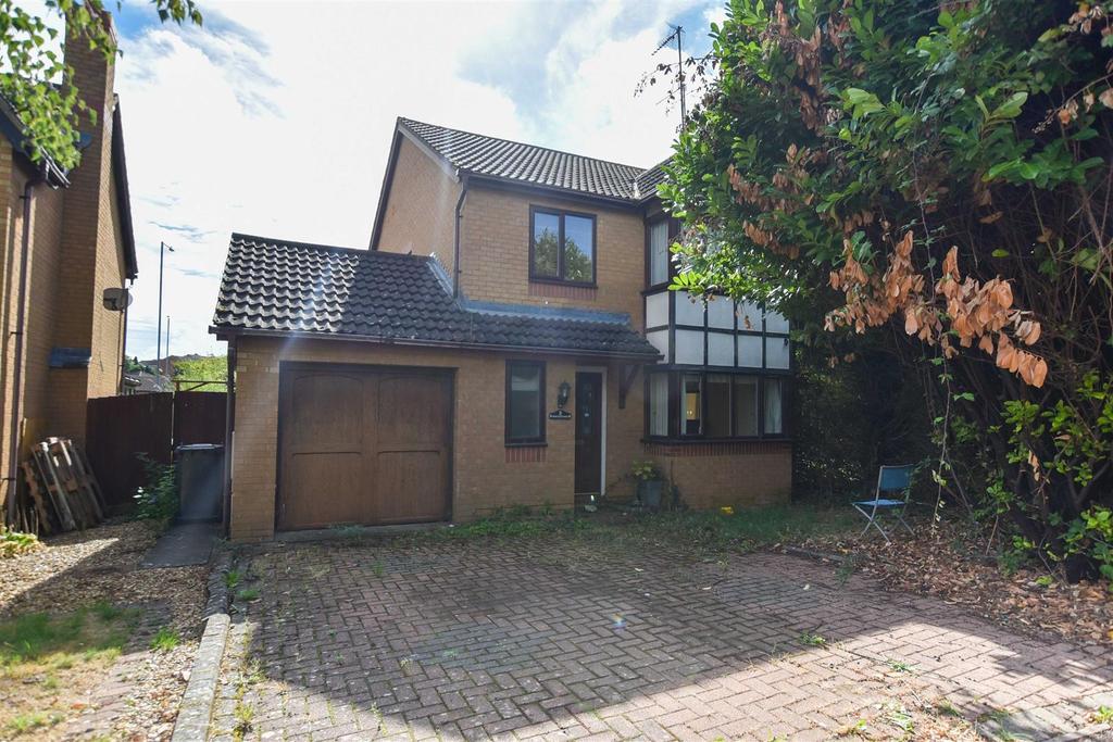 Chatsworth Drive, Wellingborough 4 bed house for sale £325,000