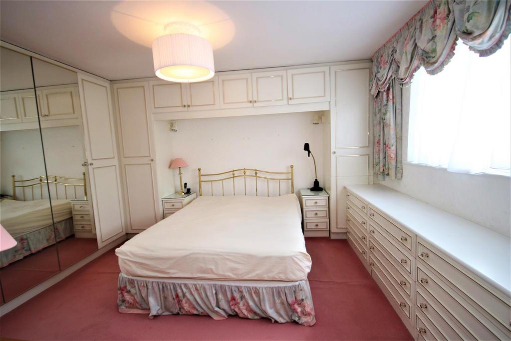 Bedroom 1: pic. 2