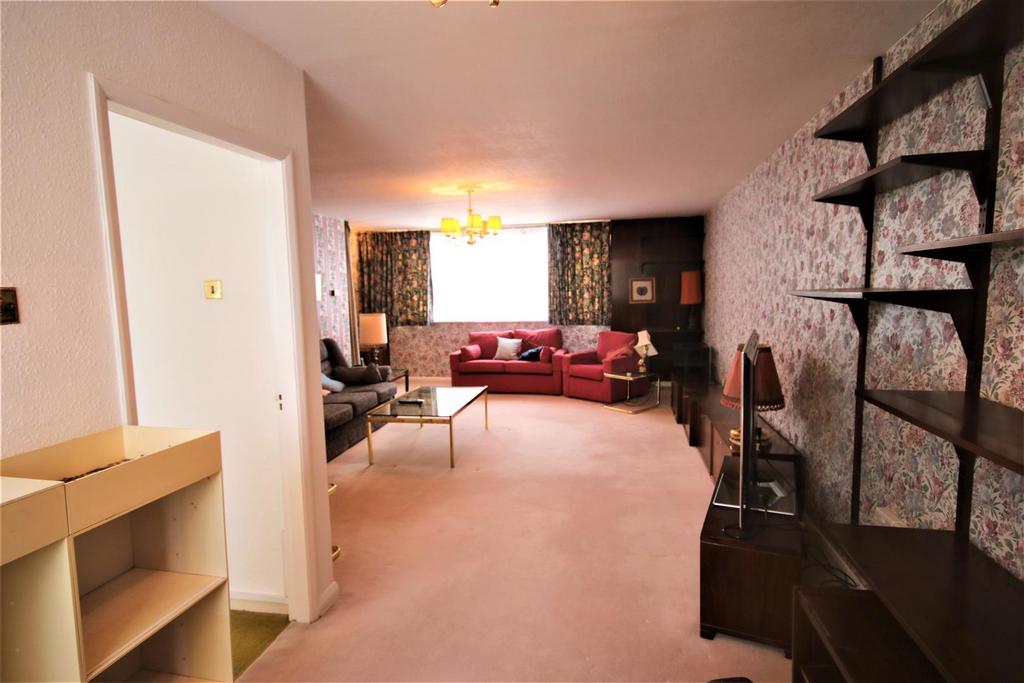 Rear section of through lounge: pic. 1