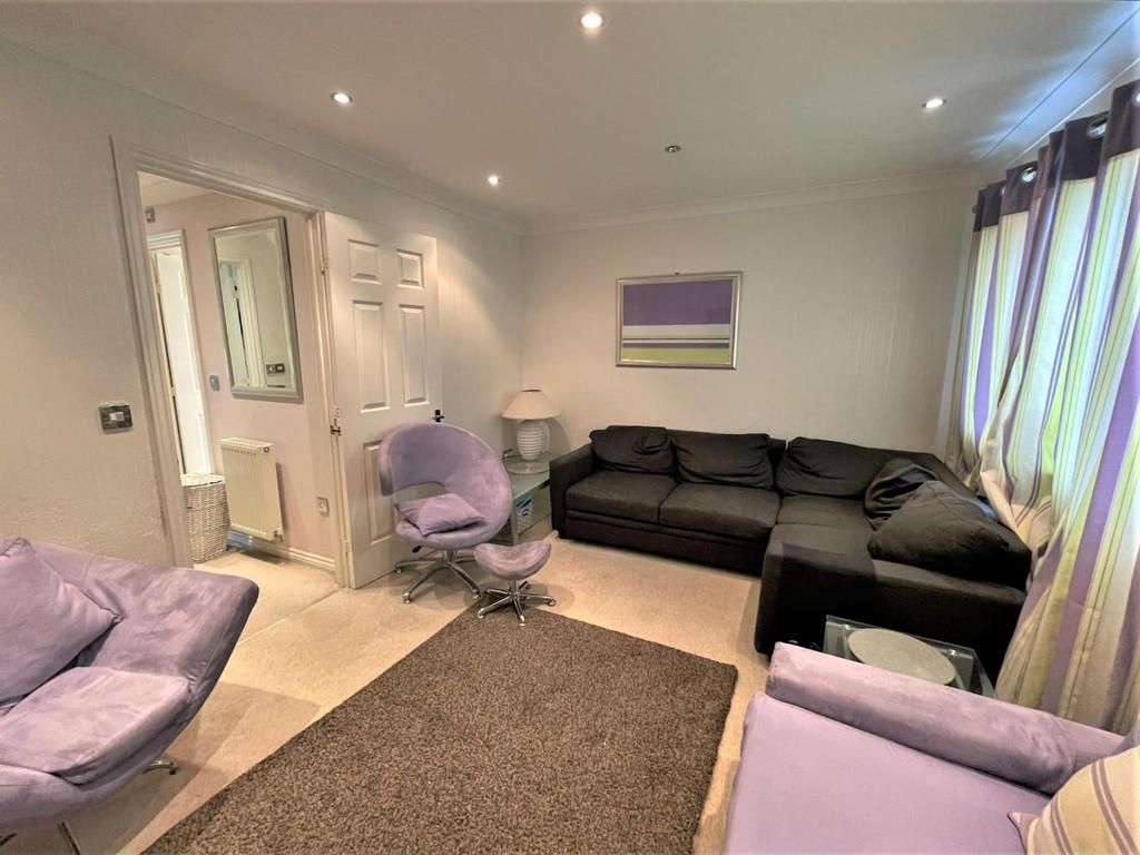 Repton Park, Ashford 3 bed townhouse £340,000