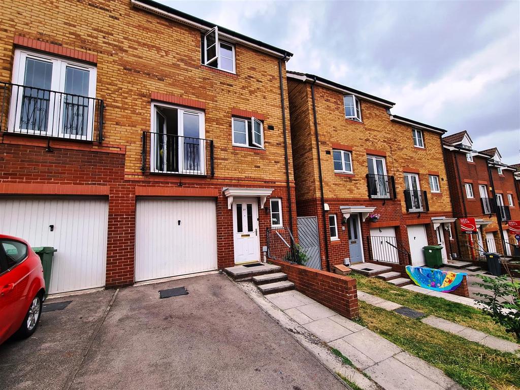 Cottingham Drive, Pontprennau... 3 bed terraced house £235,000