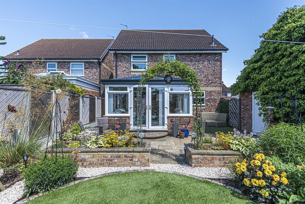 Park Lane, Burn, Selby, YO8 8LW 4 bed detached house £350,000