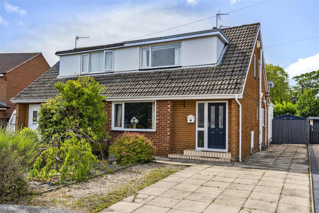 Orchard Drive, Hambleton, Selby, YO89JP 3 bed semidetached house £