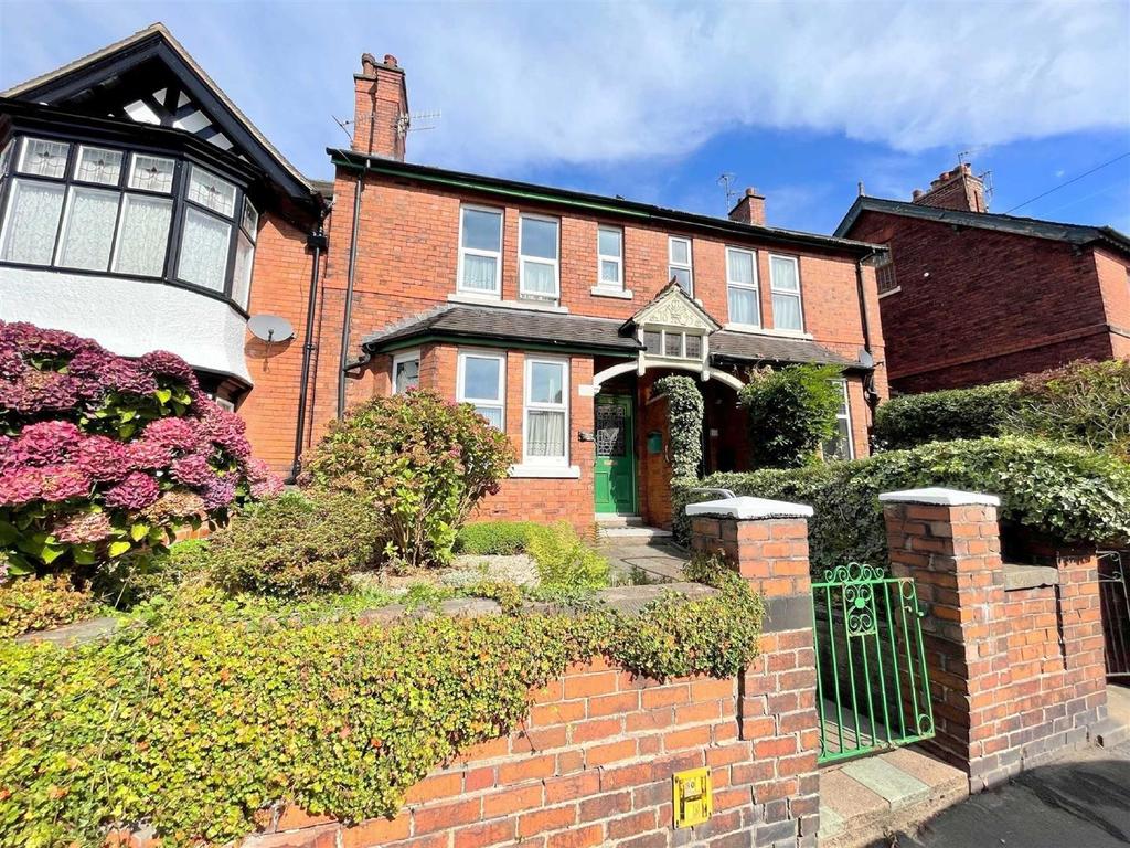 Westwood Road, Leek 3 bed townhouse £179,950