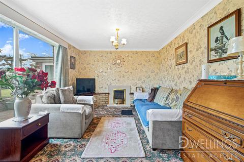93 Henhurst Ridge, Burton-on-trent, DE13 9TH