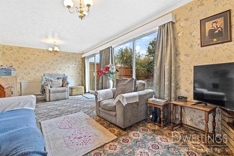 93 Henhurst Ridge, Burton-on-trent, DE13 9TH