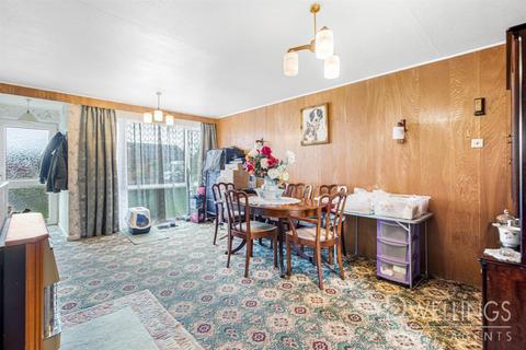 93 Henhurst Ridge, Burton-on-trent, DE13 9TH