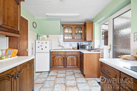 93 Henhurst Ridge, Burton-on-trent, DE13 9TH