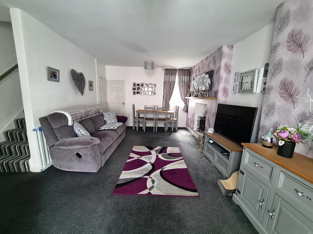 Dunraven Place, Ogmore Vale, Bridgend, CF32 7ET 3 bed terraced house