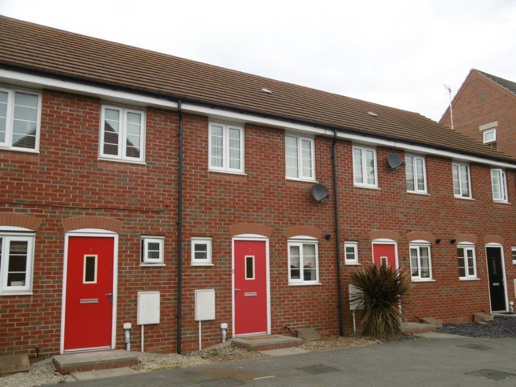 Hathersage Close, Grantham 2 bed townhouse £725 pcm (£167 pw)