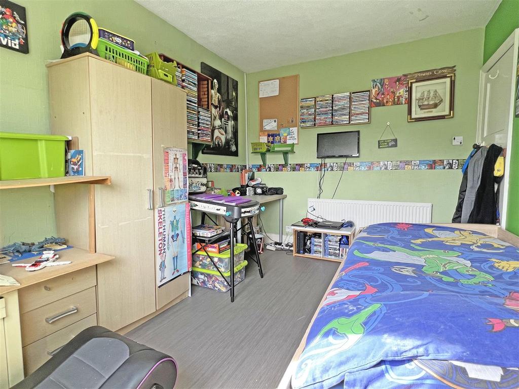Bed 3b.jpg