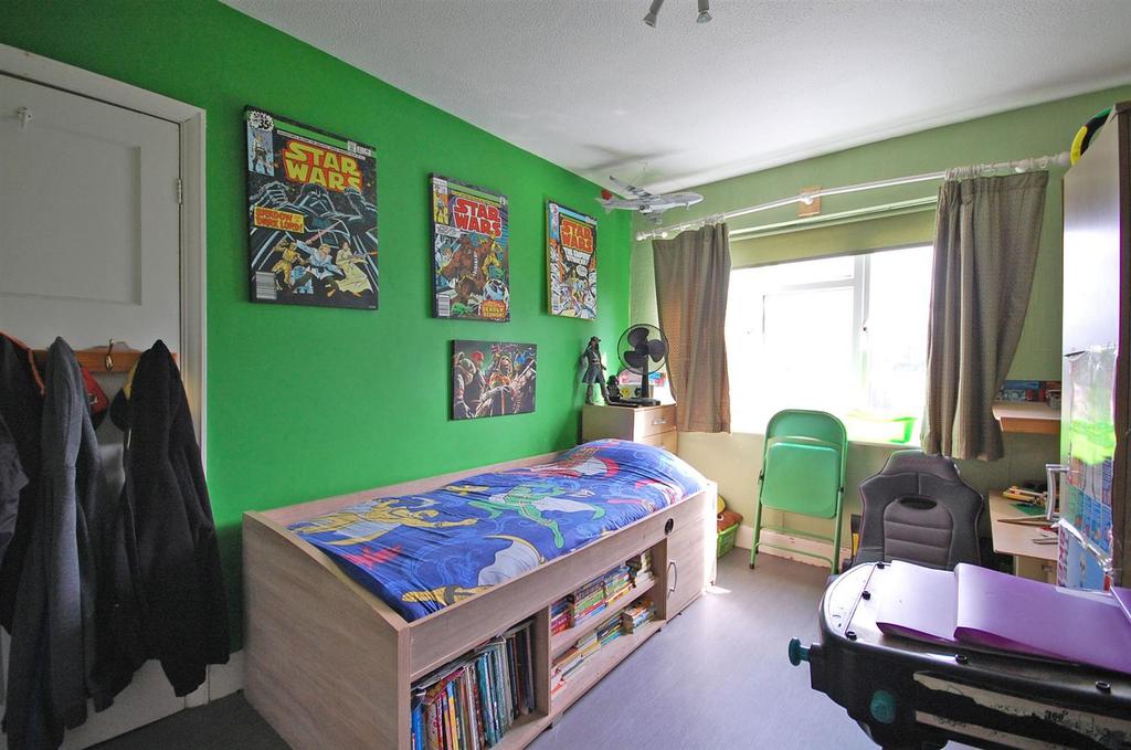 Bed 3.jpg