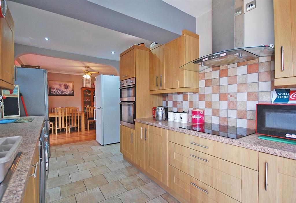 Kitchen c.jpg