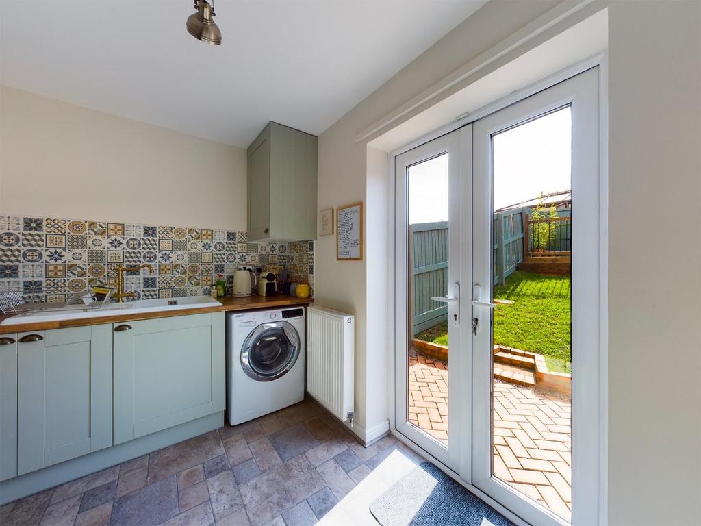Kitchen 02.jpg