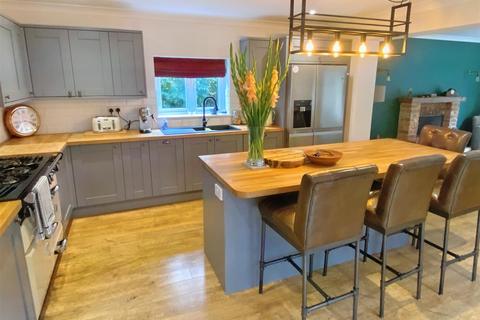 48 Marley Combe Road, Haslemere, GU27 3SW