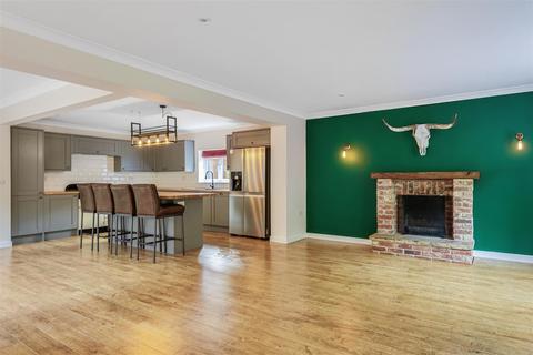 48 Marley Combe Road, Haslemere, GU27 3SW