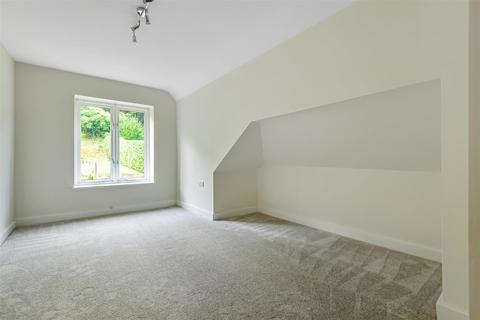 48 Marley Combe Road, Haslemere, GU27 3SW