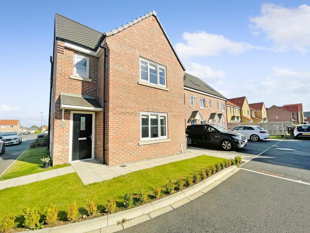 Brunswick Crescent, Sherburn In Elmet, Leeds 4 bed detached house for