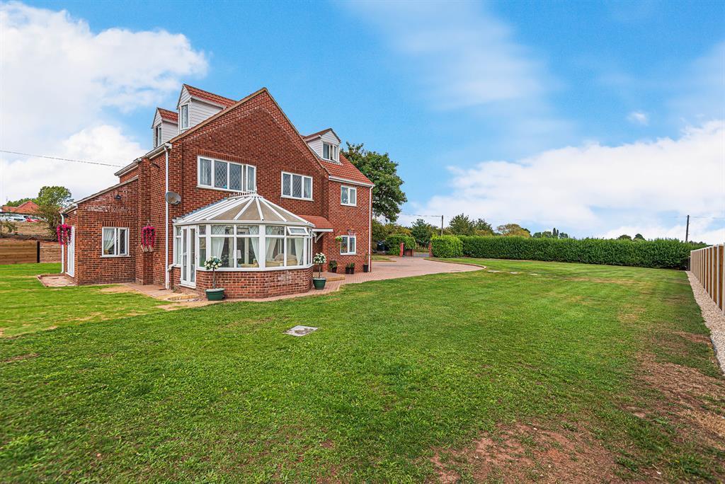 Wheatlands, Mill Lane, Brayton, Selby, YO8 9LD 5 bed detached house for