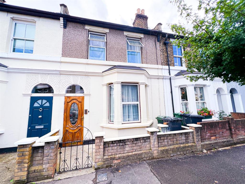 Ashville Road, Leytonstone 6 bed terraced house £2,000 pcm (£462 pw)