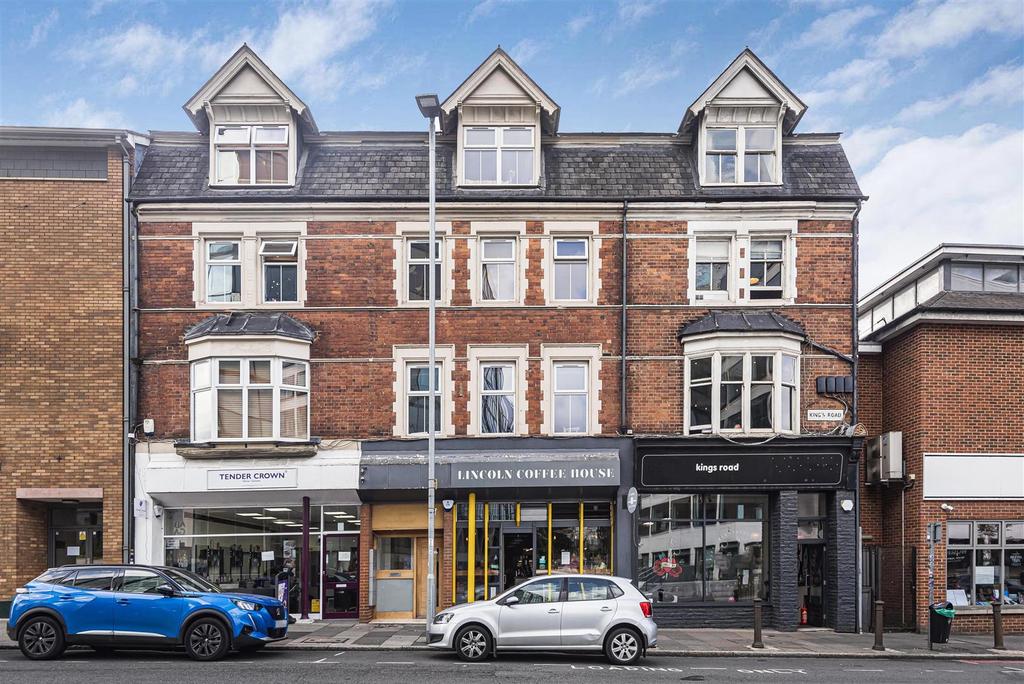 1 Sterling House, Kings Road, Reading 2 bed apartment £265,000