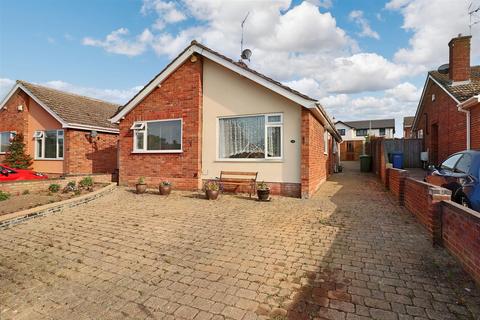 19 Conrad Close, Lowestoft, NR33 8QA