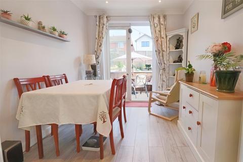 19 Conrad Close, Lowestoft, NR33 8QA