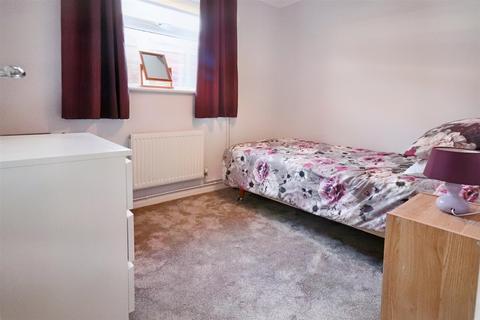 19 Conrad Close, Lowestoft, NR33 8QA