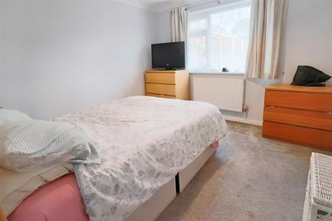 19 Conrad Close, Lowestoft, NR33 8QA