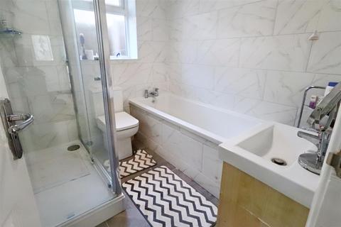 19 Conrad Close, Lowestoft, NR33 8QA