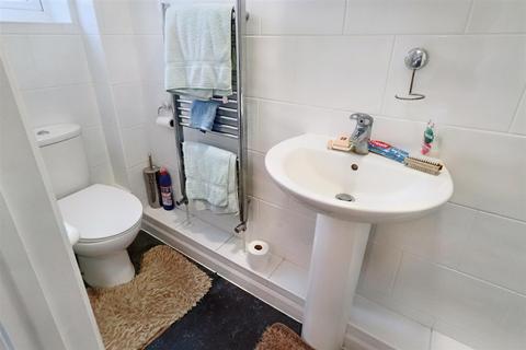 19 Conrad Close, Lowestoft, NR33 8QA