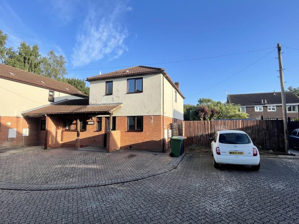 Parkside Close, Churchdown, Gloucester 4 bed link detached house £335,000