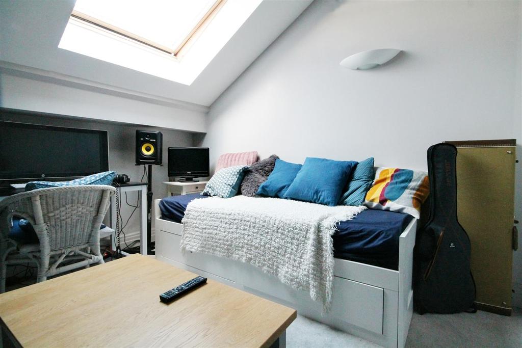 Bedroom (2).jpg
